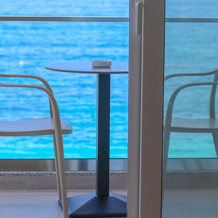Emily'S Hotel Himare Bagian luar foto