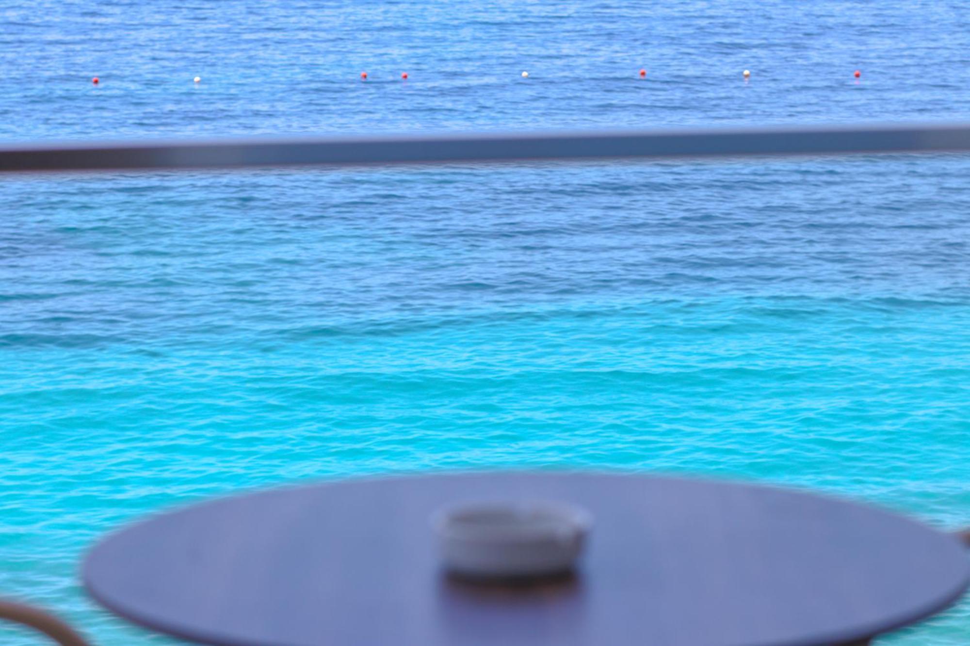 Emily'S Hotel Himare Bagian luar foto